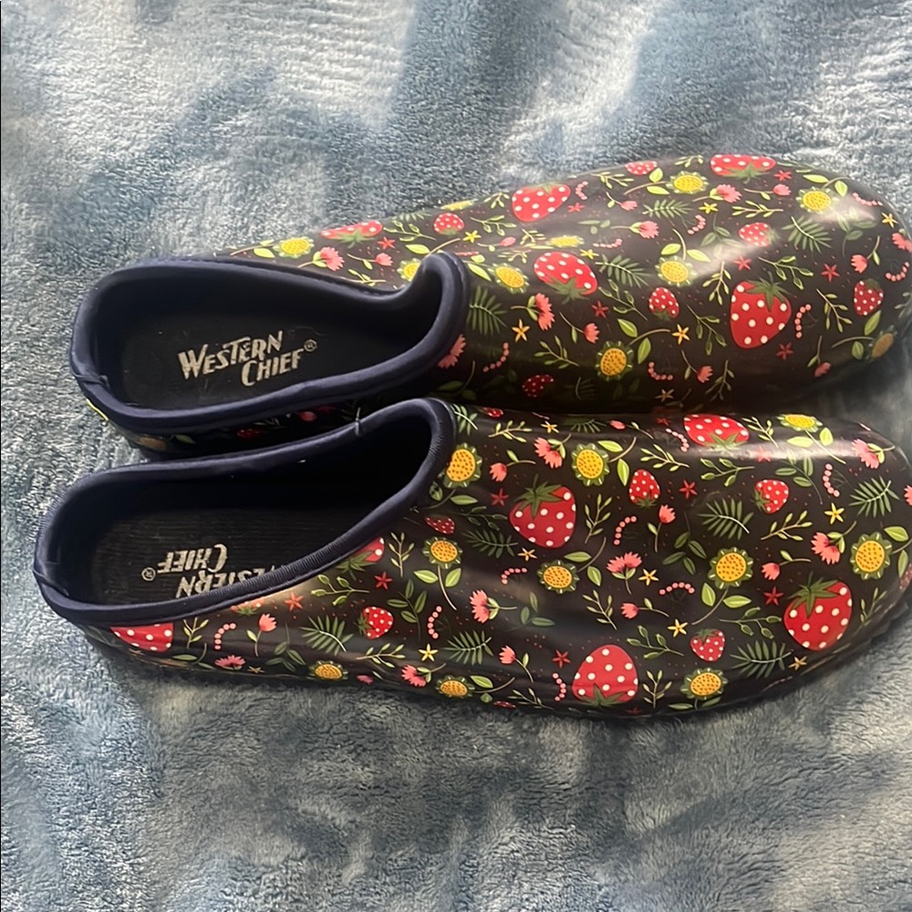 Western Chief Kids' Floral Rain Shoes - Navy and Multicolor